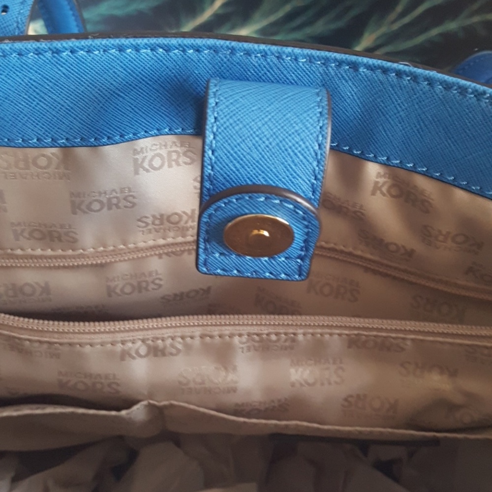 Michael Kors XL Tote Bag. - Picture 7 of 8
